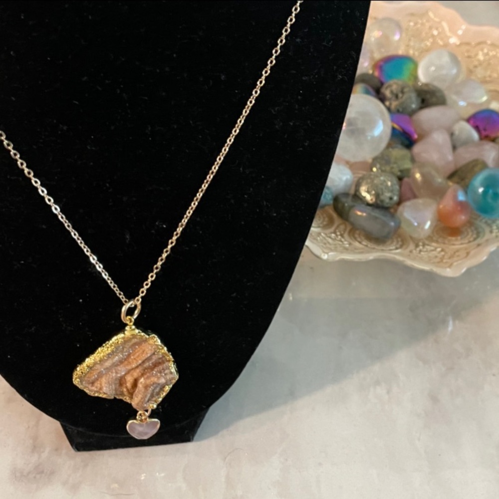 Charm Pendant with genuine stone, agate.